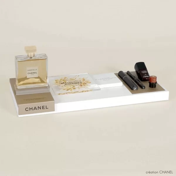 Display-Stand-for-Perfume